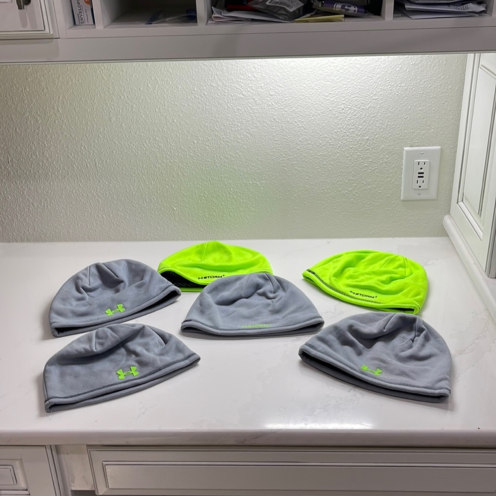 Under armor winter hat - gray